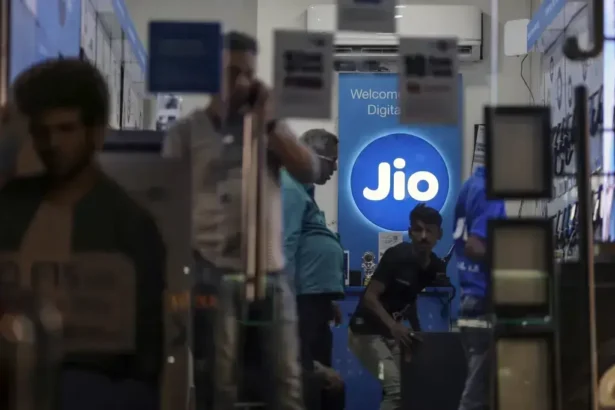 Top-10-startups-backed-by-Jio-platforms.
