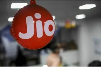 Jio-Tariff-Hike-2025:-What-to-Expect-and-How-It-Impacts-You